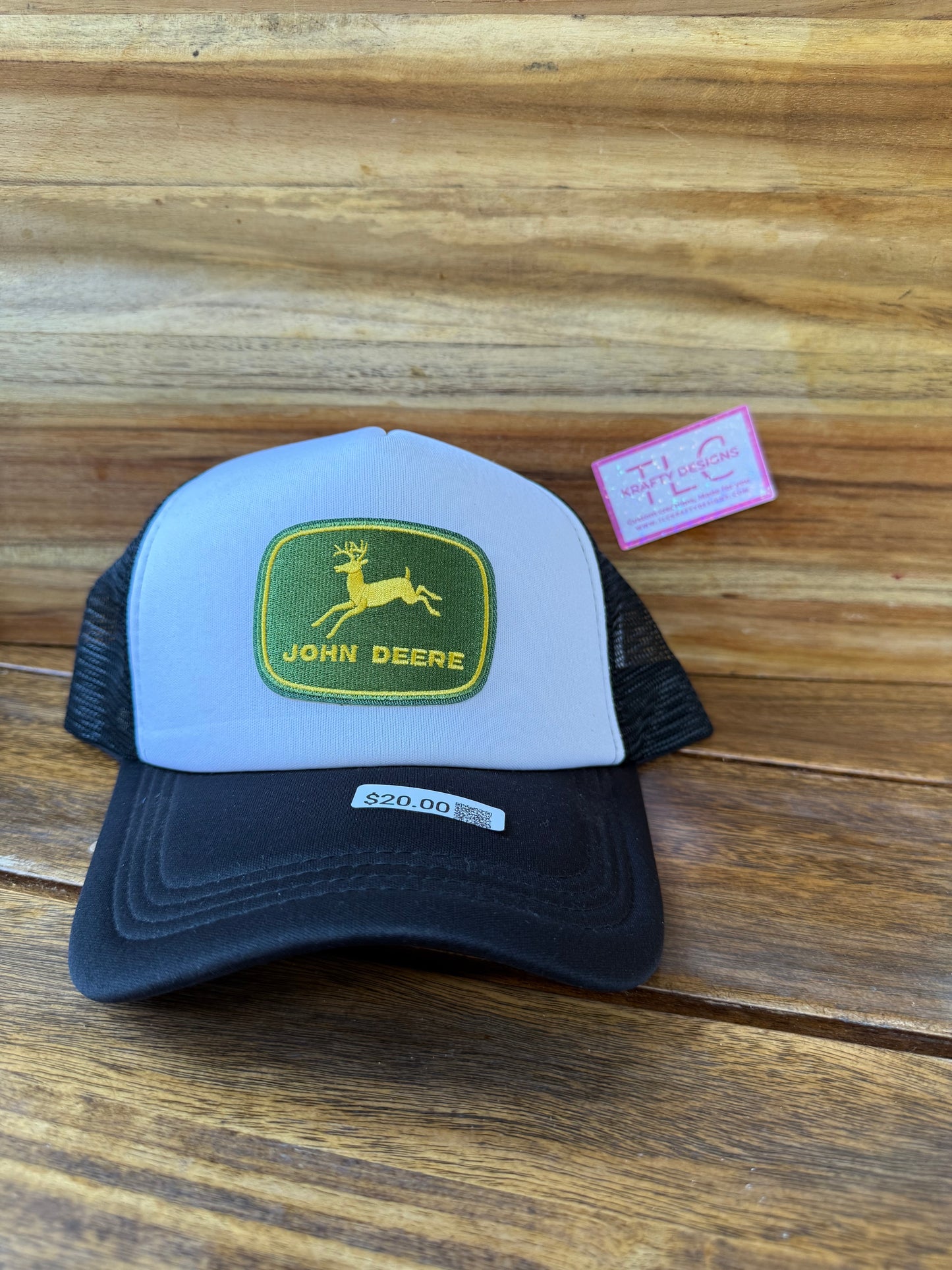 Classic Deere Patch Trucker Hat – Green & Yellow Logo on Black Mesh