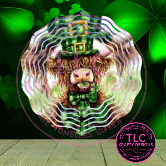 Highland Cow St. Patrick's Day Wind Spinner – Vibrant Outdoor Garden Décor
