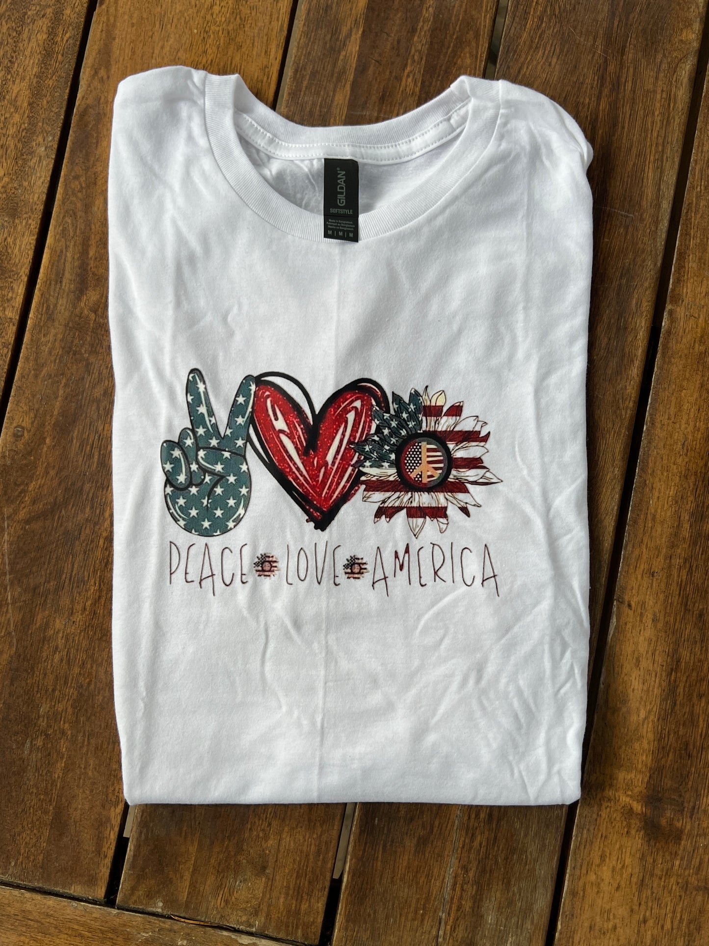 Peace Love America soft style shirt!
