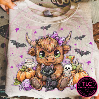 Halloween Highland Cow Black Cat Design – Spooky Season Apparel