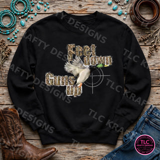 HUNT11 Gildan Crewneck Black mockup