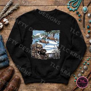 HUNT13 Gildan Crewneck Black mockup