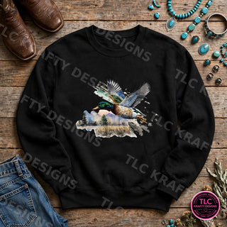 HUNT8 Gildan Crewneck Black mockup